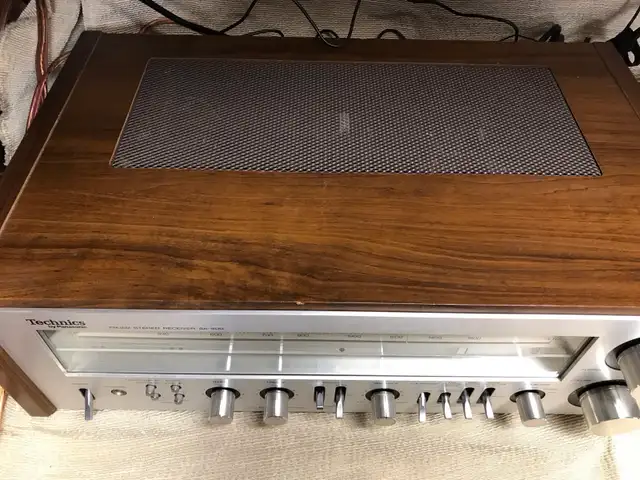 Vintage Technics SA-500 stereo receiver in Stereo Systems & Home Theatre in Oakville / Halton Region - Image 3