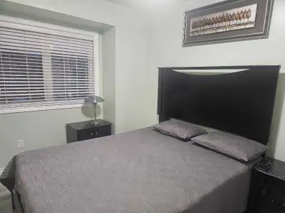 ROOM FOR RENT – Steels &Financial (BRAMPTON) Spacious main-at main floor available for rent in a cle...