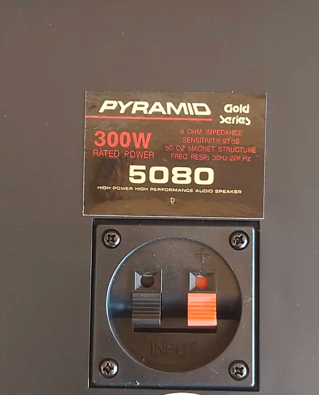 (2) 300 WATT 5080 PYRAMID SPEAKERS62863283435651121