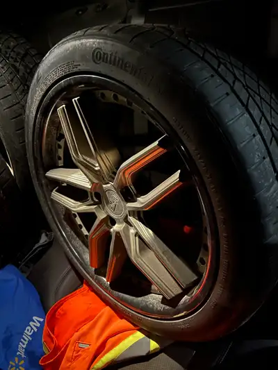 Mag 19 pouce 245/40 zr 19 avec pneu d'été .. possibilité de vendre juste les mags acheté neuf l'an p...