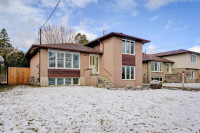 Oshawa Home for Lease 3 bedroom 3 bathroom private lot.
