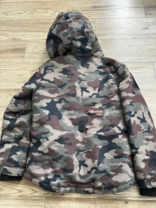 Kids Camo - Winter Jacket in Kids & Youth in Calgary - Image 5