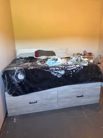 wanted queen bed trade for king, View more