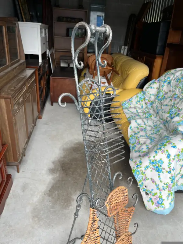 Guitar Metal / Wicker Stand in Home Décor & Accents in Peterborough - Image 8