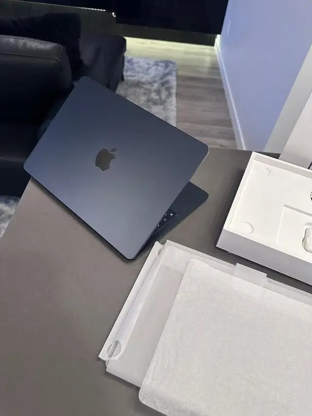 2024 Apple Macbook Air 13.6"/ M3 /100% Battery/1 Cycle!/WARRANTY in Laptops in Edmonton - Image 6