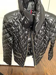 WOMAN'S MONCLER SHINY BLACK JACKET in Women's - Tops & Outerwear in City of Toronto - Image 3