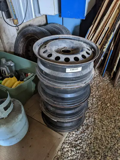 4 - GM 17 in. x 6.5 in. (6 x115 Bolt pattern) in great condition. Originally off of 2010 Cadillac SR...