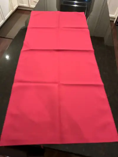 17 count Dark pink table runners for large party or occasion, View more