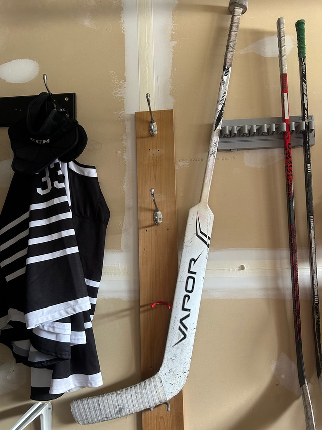 Bauer (Vapor) 22” goalie stick in Hockey in Ottawa
