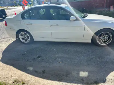 Just did oil change, transmission oil, rear shock absorbers and break abs sensors, runs and drives f...