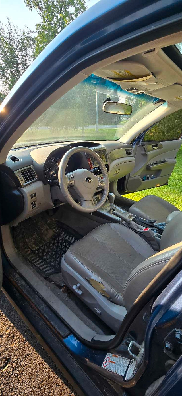 2010 Subaru Forester in Cars & Trucks in Ottawa - Image 4