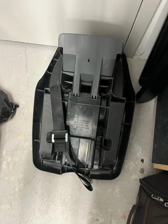 Graco Car Seat Base in Strollers, Carriers & Car Seats in City of Toronto - Image 4