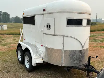 1988. W W 2 horse trailer New tires and rims 4500.00 obo