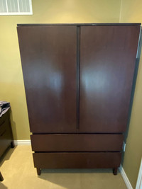 armoire / wardrobe