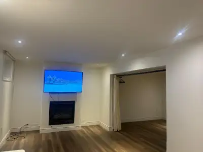 Bright, clean, high ceiling and Spacious 800 sqf available for rent, newly renovated 1 bedroom and l...