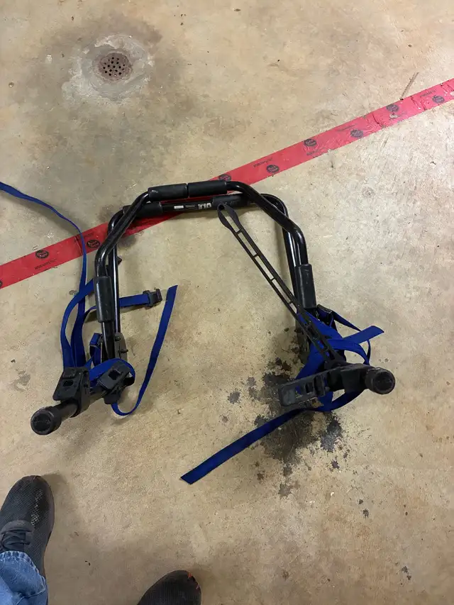 Thule Bike Rack in Other in Kitchener / Waterloo - Image 2