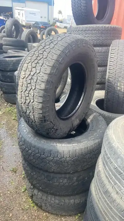 Goodyear WRANGLER TRAILRUNNER AT 265/70 R17 (Set of 4 tires) $270 Set of 4 tires for sale: GoodYear...