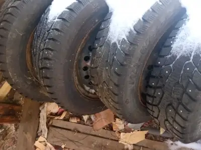 08 Honda fit winter tires on steel rims. Still has some studs on them so can still get a couple good...