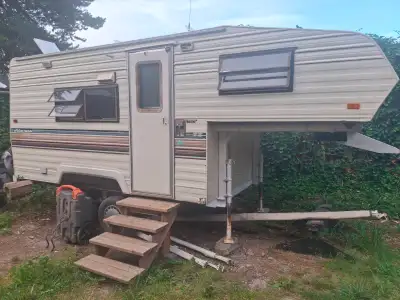 Sleeps four, cassette player with dozens of cassettes for sound system. Kitchen and dining booth tha...