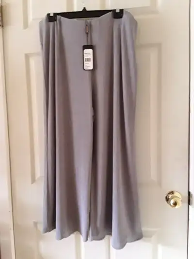 NEW WOMAN'S SILVER/GREY WIDE LEG DRESS PANTS -2X/3X, View more
