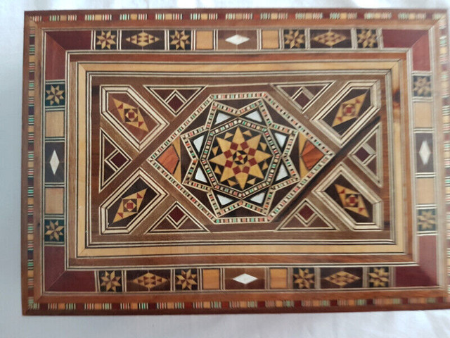 marquetry ( inlay ) box in Arts & Collectibles in Barrie