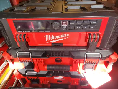 Milwaukee Tool PACKOUT M18 18V Lithium-Ion Cordless Radio/Speake, View more