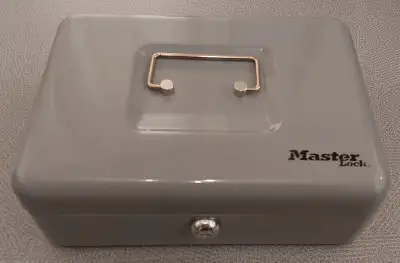 COFFRET MASTER LOCK comme neuf, View more