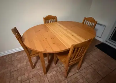 table with chairs , the frame 25$ that plants free, View more
