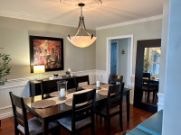 Dinning room table and chairs 