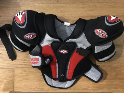 Easton Ice Hockey Shoulder Pad Size junior Medium, View more