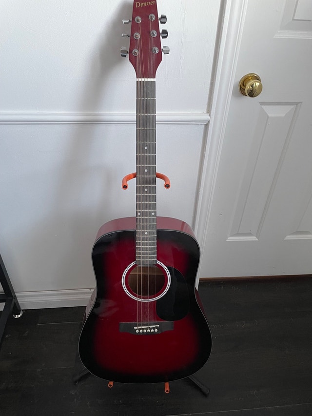 Denver Acoustic Guitar with Guitar Stand Guitars Ottawa Kijiji