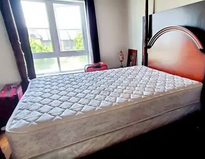 Still in good conditions Size double I only sale the top mattress not the base Pickup in Laval - Duv...