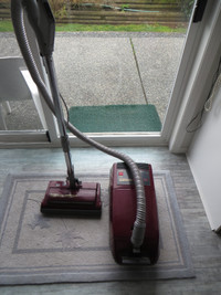 Kenmore Vacuum Cleaner.