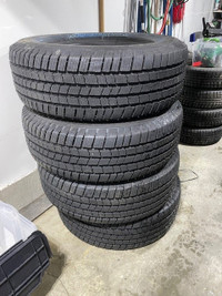 WOW ! 4 pneus neufs Michelin Defender 265/70R17