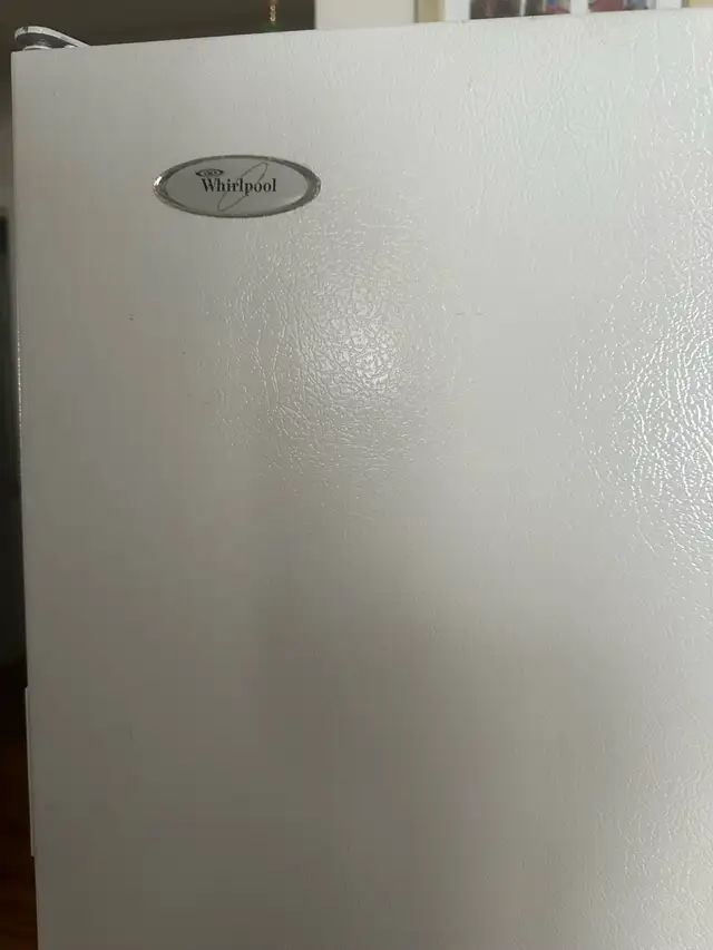 fridge / réfrigérateur in Refrigerators in City of Montréal - Image 3