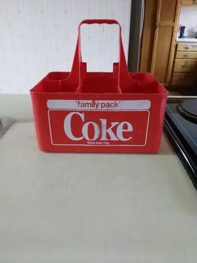 Coke vintage bottle carrier, great condition.