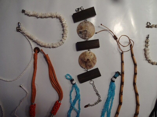 colliers lot de 6 + 4 bracelets dans Bijoux et montres  à Longueuil/Rive Sud - Image 3