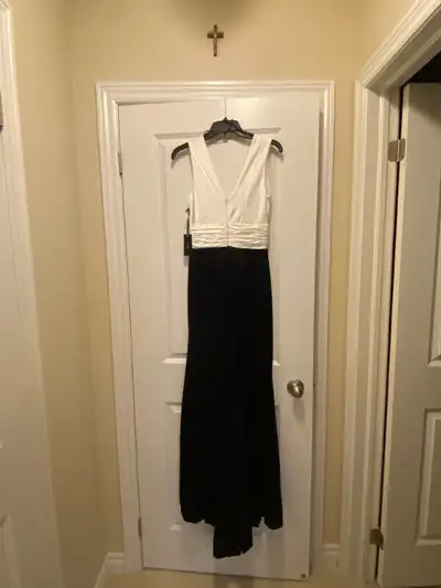 Selling new, Vera Wang long dress / gown with slip. Color: ivory top - very classic and flattering V...
