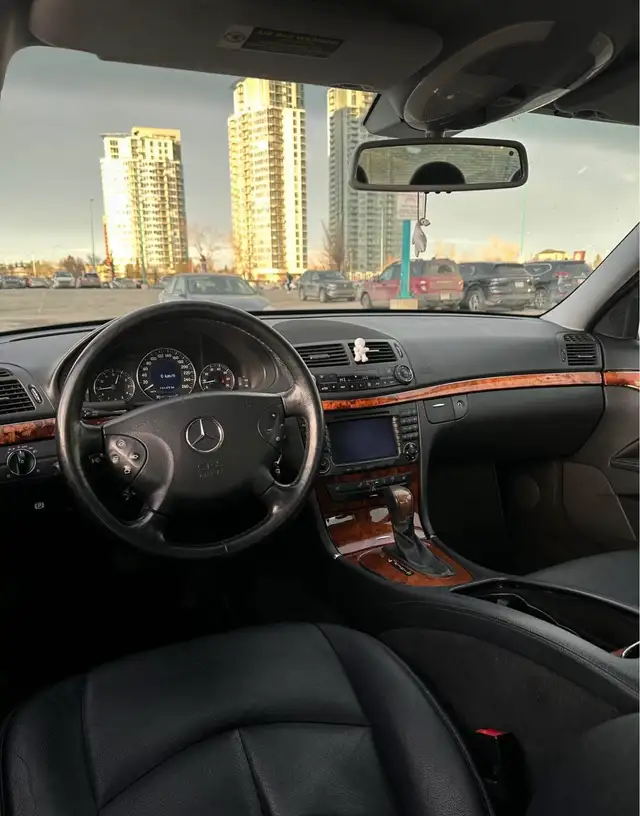 mercedes e class E320 4 matic  in Cars & Trucks in Mississauga / Peel Region - Image 9