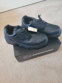 Safety shoes (size 9)
