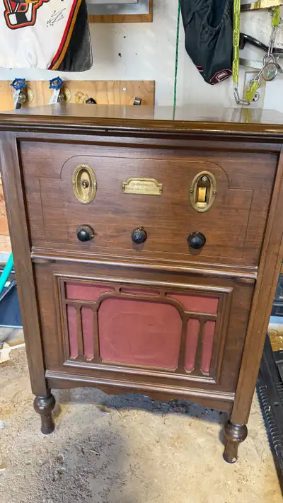Vintage Westinghouse Batteryless Receiver Radio Cabinet, View more