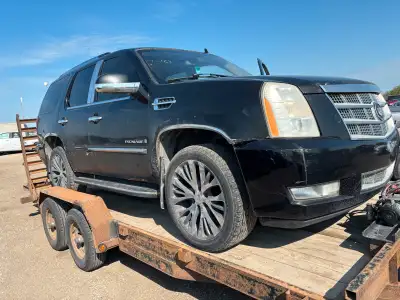 Parting out 2007 Cadillac Escalade 280km 6.2 LS 403hp all-wheel-drive runs and drives transmission w...
