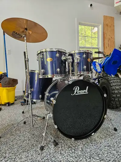 complete pearl drum set like new, View more