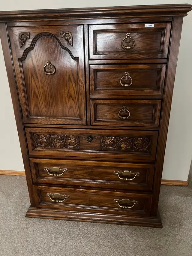 Dresser/ mirror and upright drawer set in Dressers & Wardrobes in Calgary - Image 3