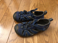 Size 13 toddler keen sandals