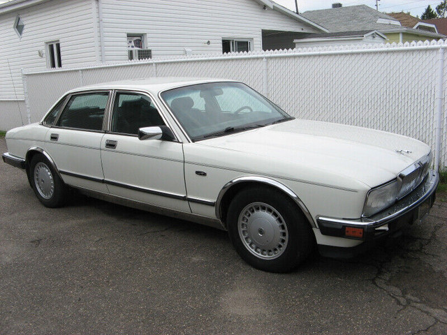 JAGUAR   XJ6   1991  de  couleur blanc crème dans Voitures d'époque  à Saguenay - Image 2