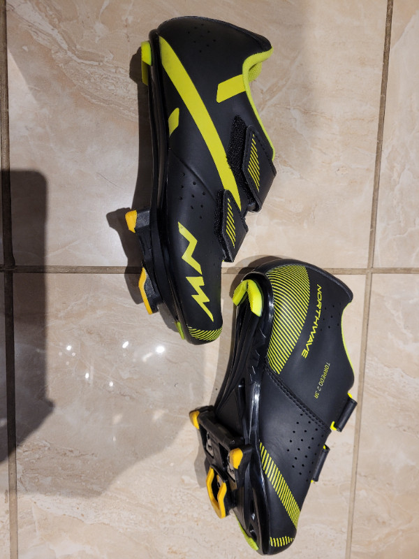 New Northwave Torpedo 2 JR  Road Cycling Shoes with cleats in Other in Calgary - Image 4