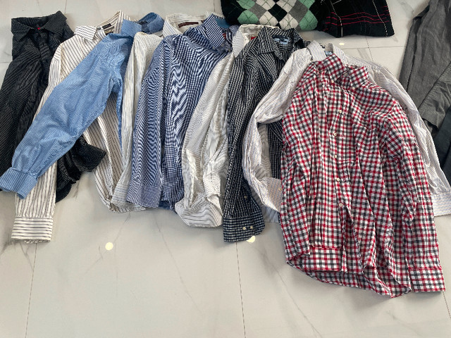 Lot de vêtements homme pantalons chemises habits vestons dans Hommes  à Saint-Jean-sur-Richelieu - Image 4