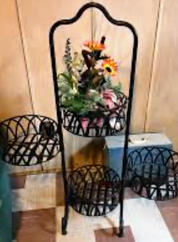 Wrought Iron Plant Stand in Home Décor & Accents in Calgary