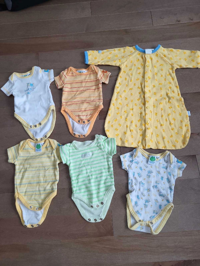 ** Cache-couches  + Pyjama pour nouveau-né dans Vêtements - 0 à 3 mois  à Trois-Rivières